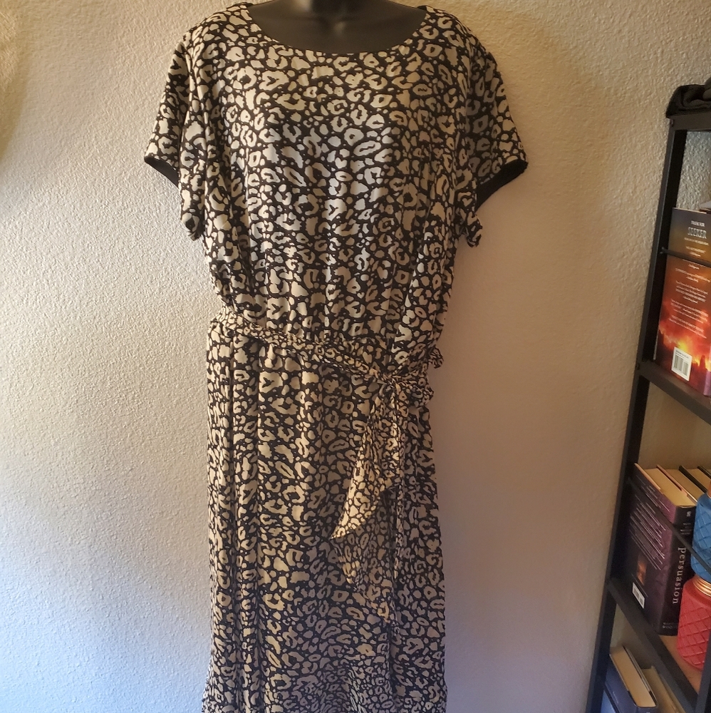 Avenue 22/24 animal print dress